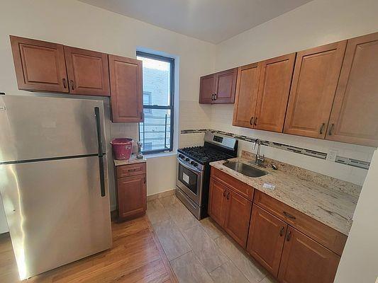 Building Photo - 1 bedroom in BRONX NY 10456