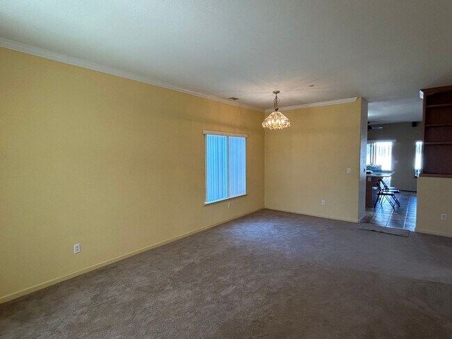 Foto del edificio - Lovely 4 Bedroom, 2 Bath Home in Elk Grove