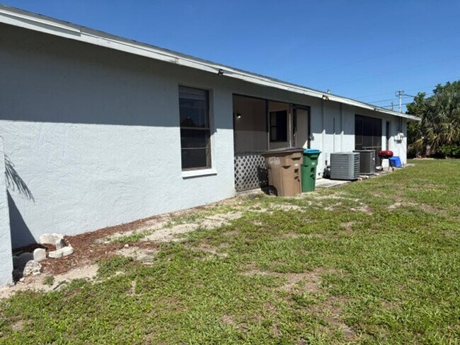 Foto del edificio - 1110 SE 9th Ct