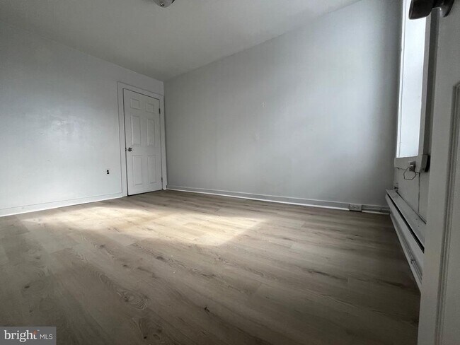 Foto del edificio - 2130 W Spencer Ave