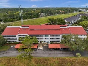 Building Photo - 2583 Countryside Blvd