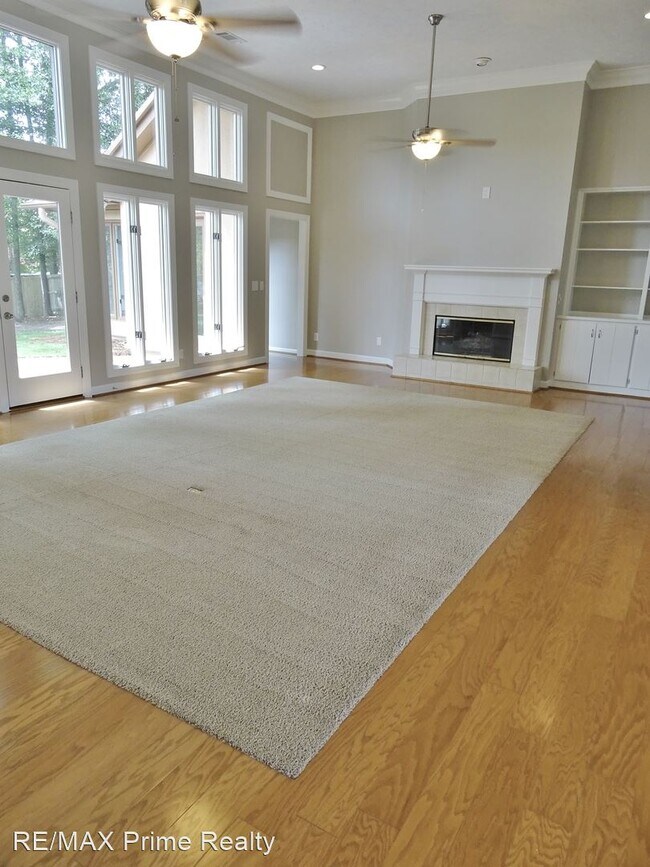 Building Photo - 3 br, 2.5 bath House - 6548 Mink Drive