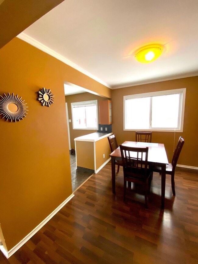 Building Photo - 3 bedroom in Kitimat BC V8C 1W4
