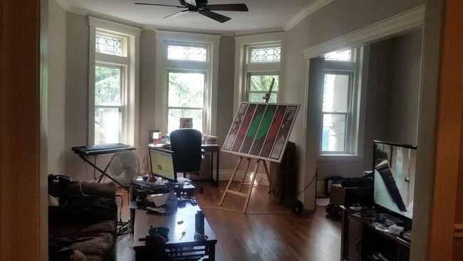 Building Photo - 382 Riverway