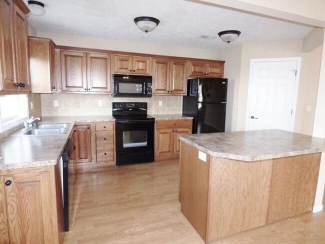 4 br, 2.5 bath House - 415 Brookmont photo'