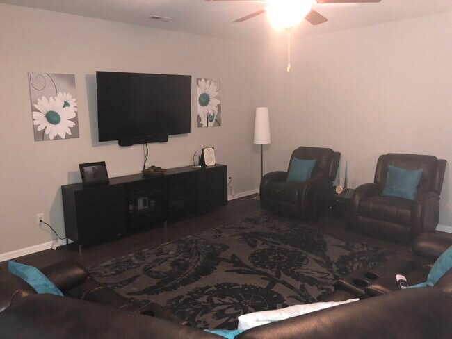 Foto del edificio - 13027 Rothe House Rd