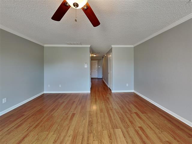 Foto del edificio - 4869 Waterford Dr