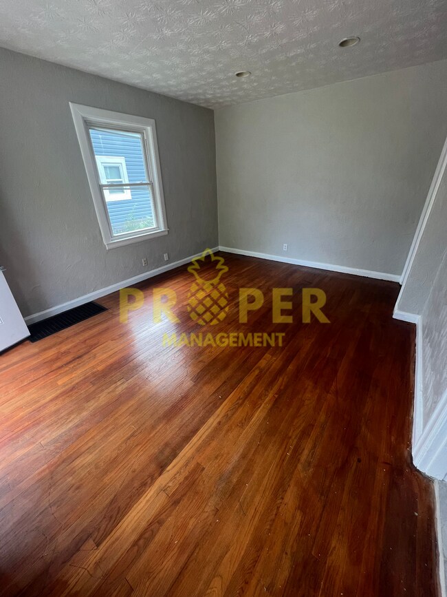Foto del edificio - 2 bedrooms 1 bathroom house