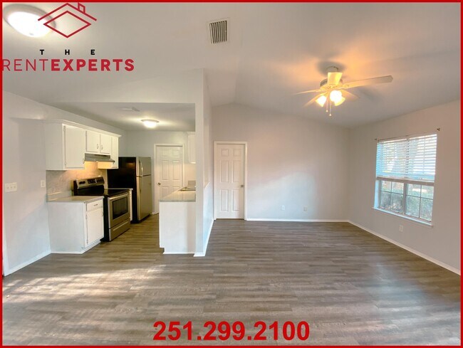Foto del edificio - 9641 Royal Woods Ct