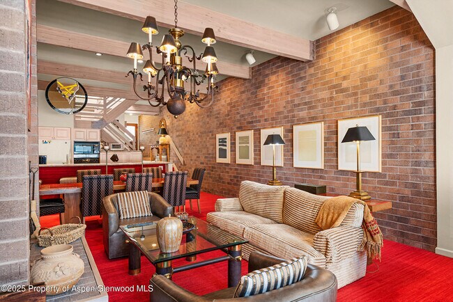 Foto del edificio - 625 S W End St