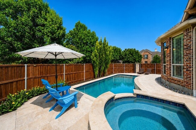 Building Photo - 1308 Cotulla Dr