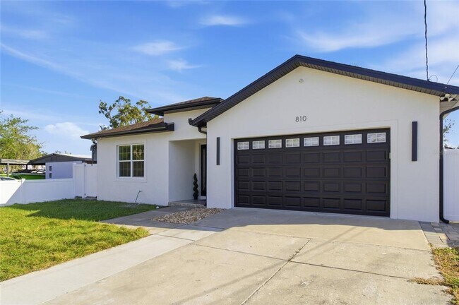 Building Photo - 810 W Whatley Pl