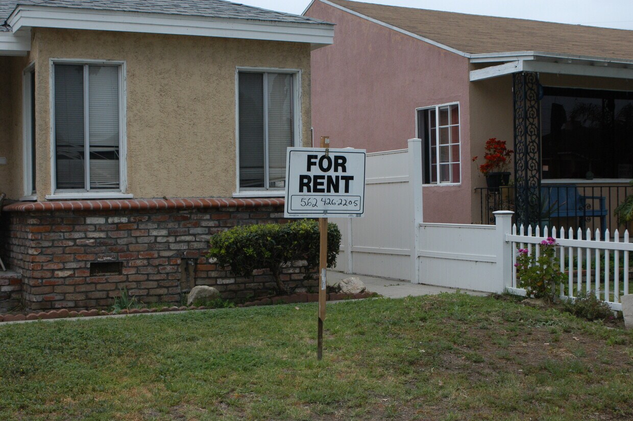 Front Apartment Access - 7123 Lime Ave