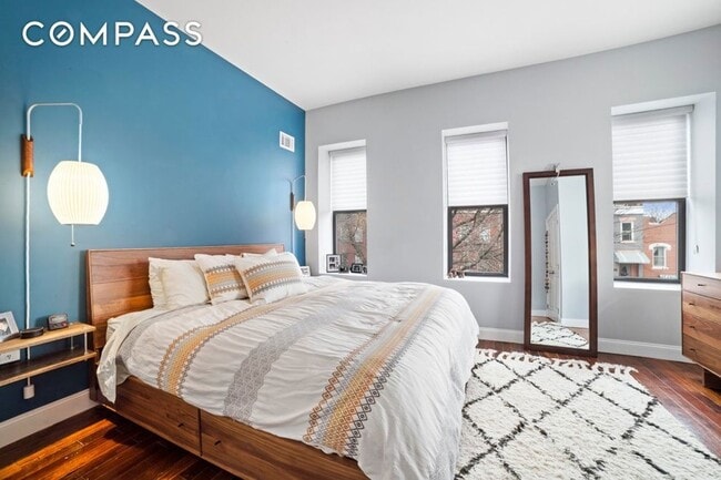 Foto del edificio - 730 Quincy St
