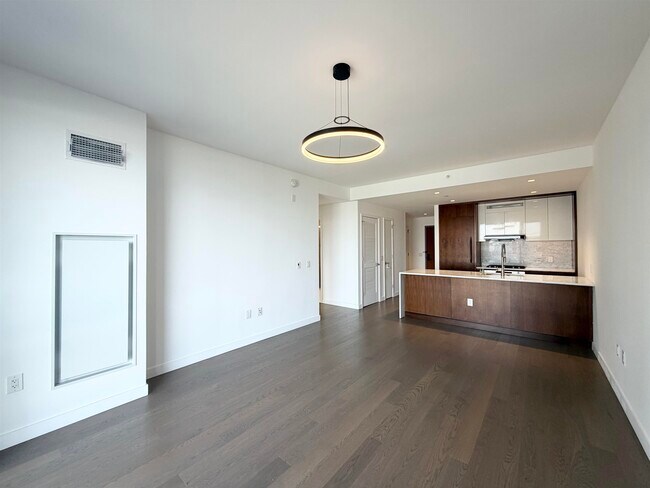 Building Photo - 75 Park Ln S