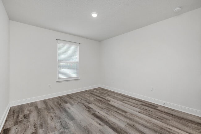 Building Photo - 8154 Lawton St