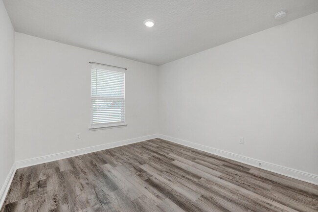 Foto del edificio - 8154 Lawton St