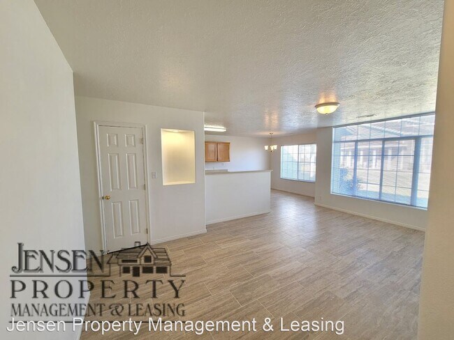 Foto del edificio - 2 br, 1 bath House - 6221 West 135 North #26