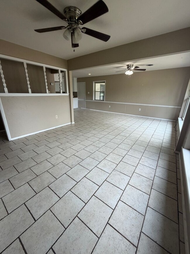 Foto del edificio - 829 Maple Shade Rd