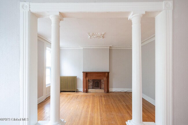 Foto del edificio - 338 Madison Ave