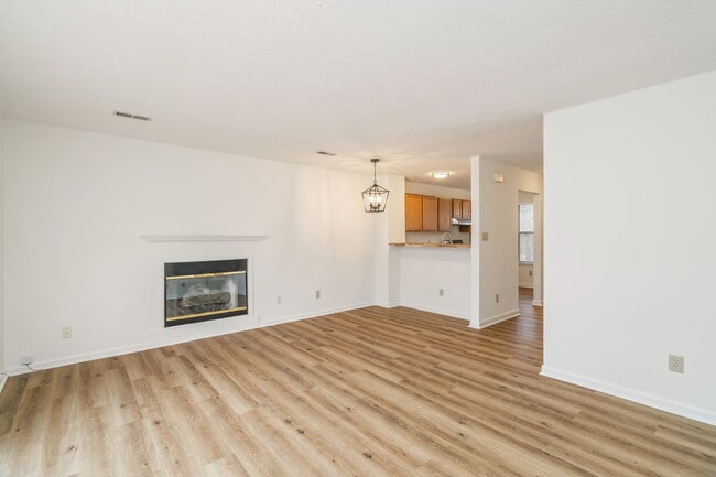 Building Photo - 623 Idlewood Ln