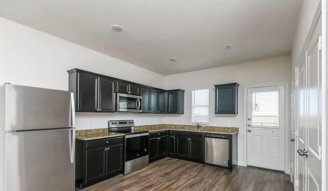 Foto del edificio - 6125 Harrah Ln