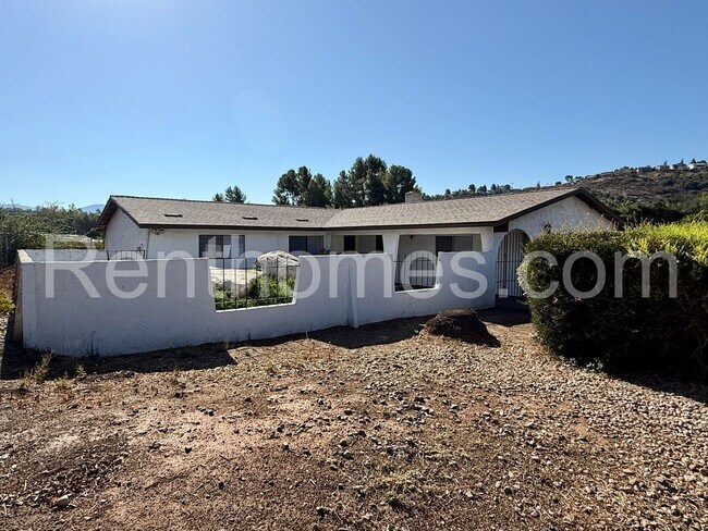 Foto del edificio - 15917 Arena Dr