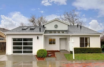 Building Photo - 1738 Valdora St