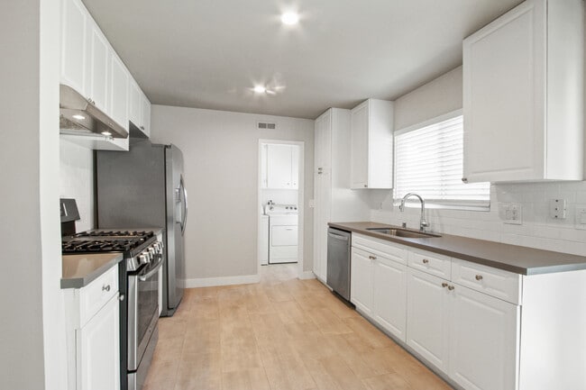 Kitchen - 1565 Santa Ana Ave