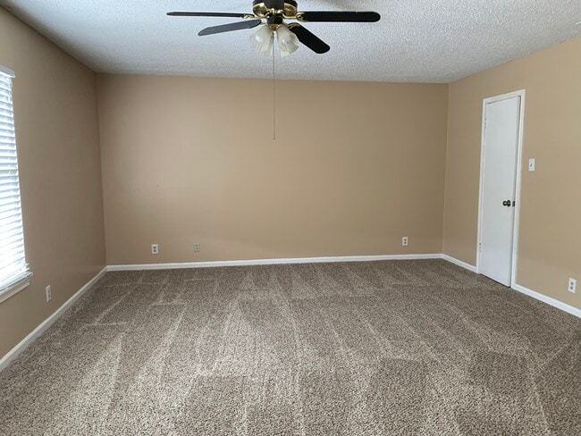 Building Photo - 3753 Candlebluff Dr