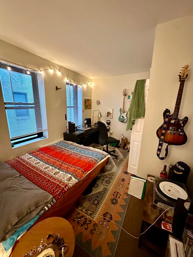 Foto del edificio - 829-833 Beacon Unit 1E