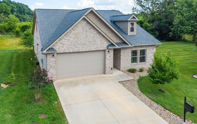Building Photo - 127 Van Gilder Way