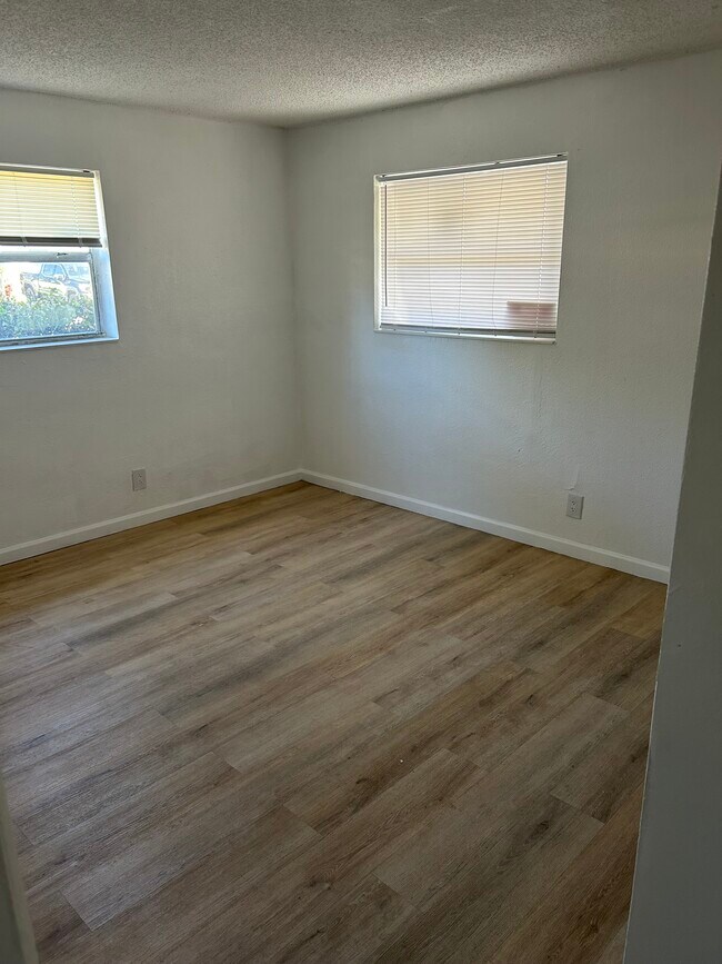 Building Photo - 1725 NW 54th Ter