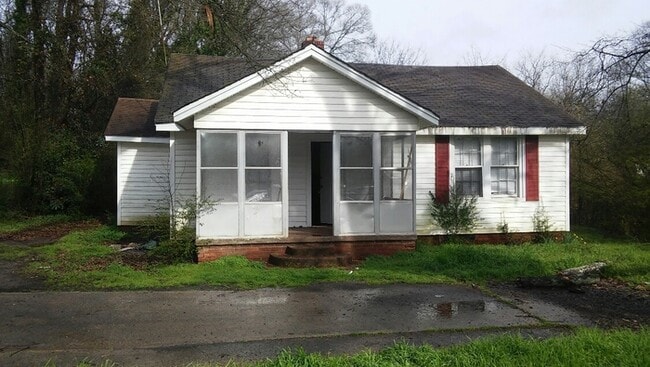 Building Photo - 2 bedroom home in Anderson.