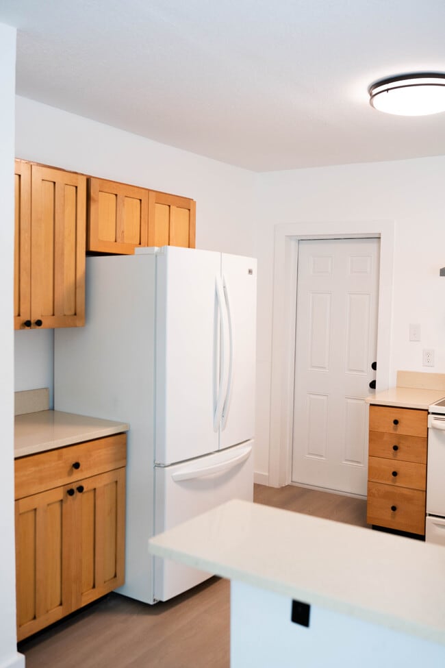 Building Photo - 1003 Cypress Ave