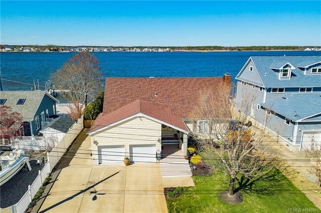 Building Photo - 310 Cambourne Dr