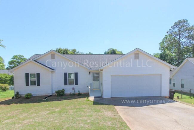 Building Photo - Beautiful 3b Room!Move in ready!
