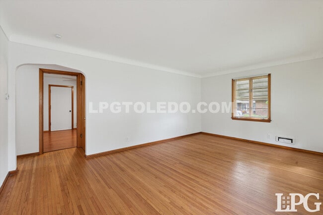 Building Photo - 3132 Mulberry St