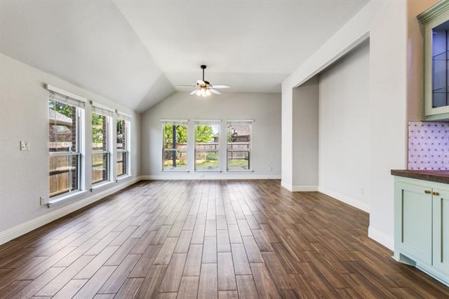 Building Photo - 3317 Creekhaven Dr