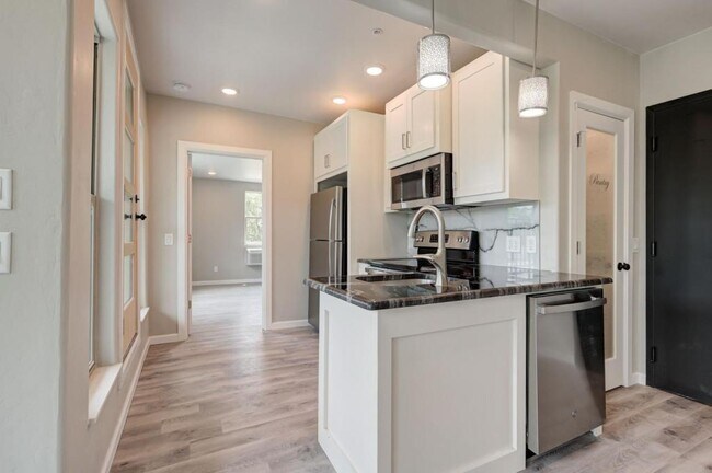 Foto del edificio - 222 S University Blvd