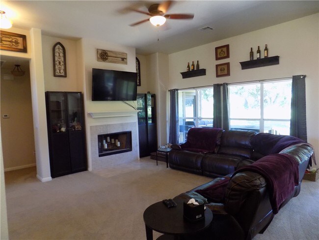 Foto del edificio - 304 Venture Blvd S