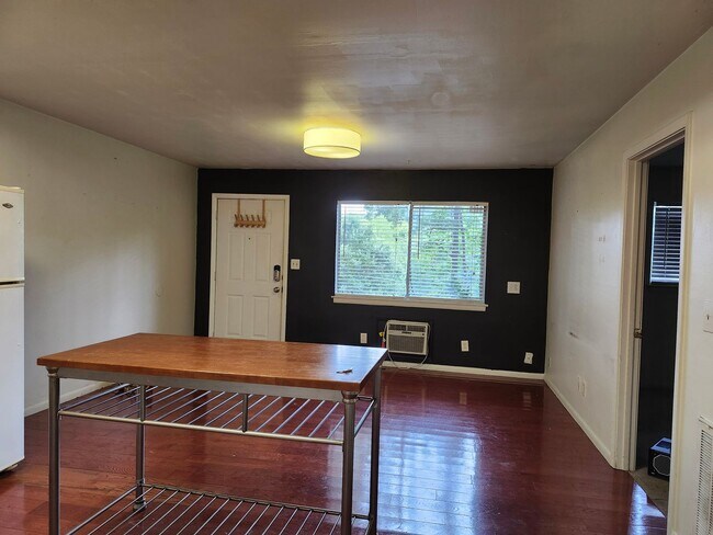 Foto del edificio - 3123-3125 Navajo Dr