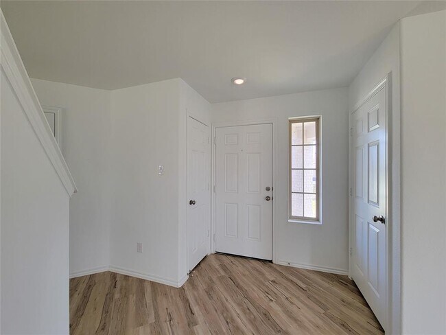 Building Photo - 11079 N Lake Mist Ln