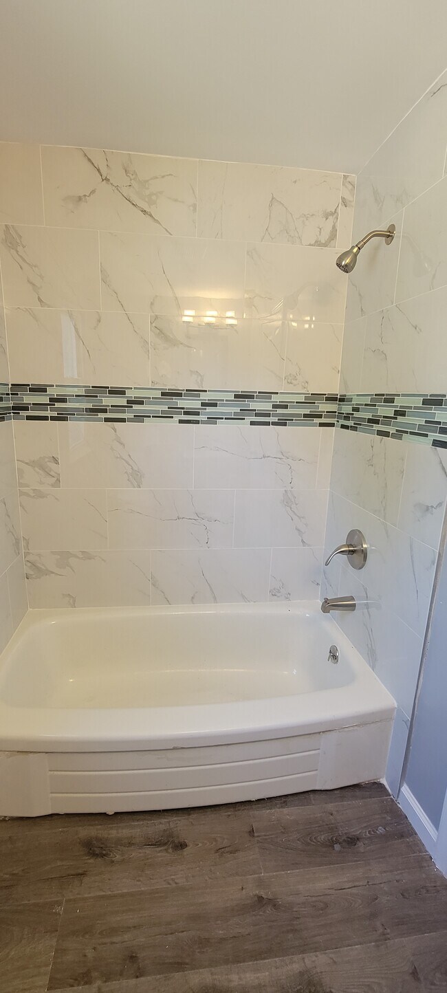 Building Photo - 4883 Melbourne Rd