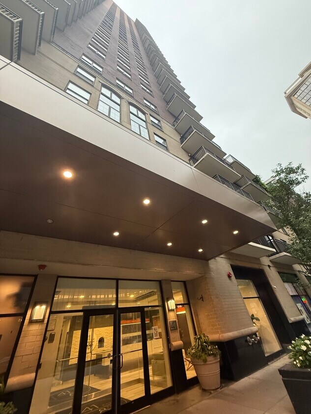 Foto principal - 41 E 8th St