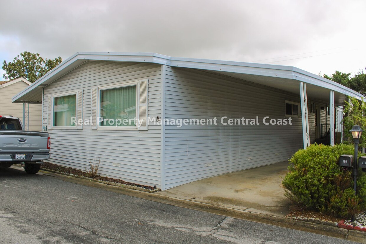 Primary Photo - AVAILABLE NOW - 2Bed, 2Bath Mobile Home in...