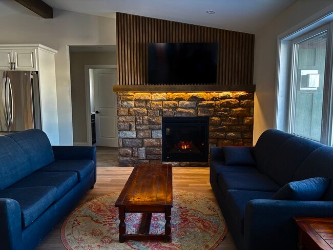 Building Photo - 34 Bancroft Ridge Dr