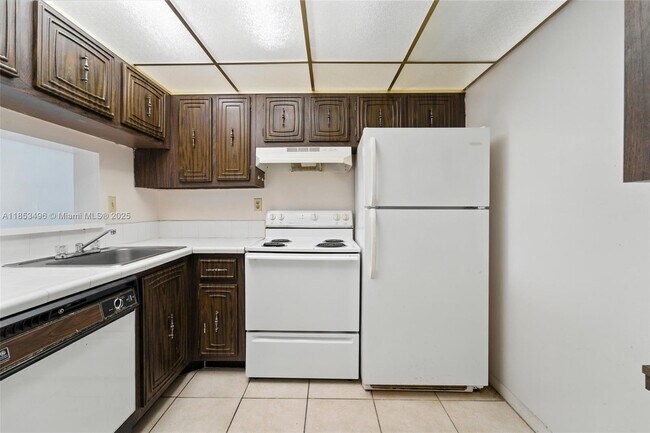 Building Photo - 496 NW 165th St
