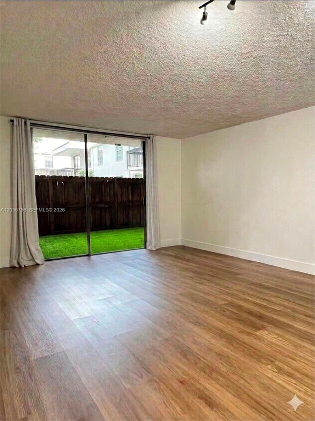Foto del edificio - 8301 SW 142nd Ave