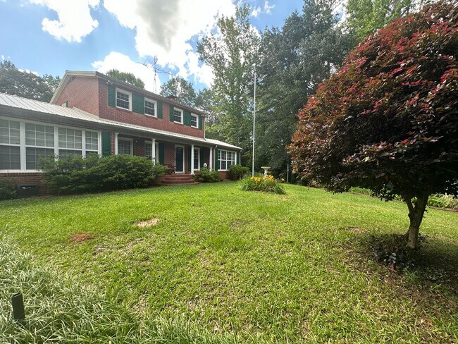 Foto del edificio - Secluded 3BR/2BA Home in Heflin – Lawncare...